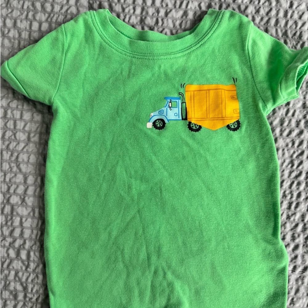 ⚠️Old Navy Tee⚠️